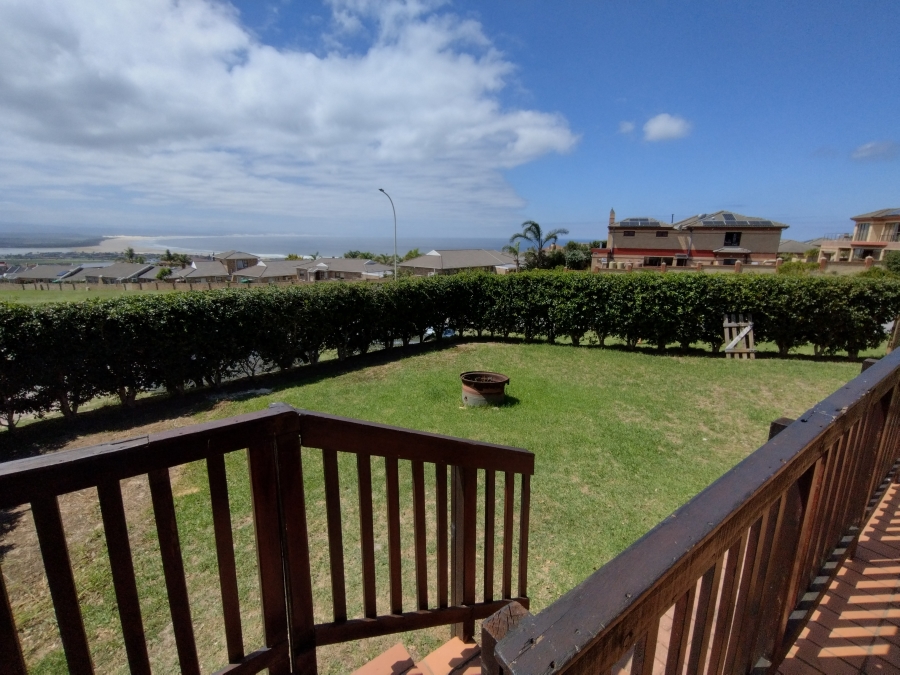 3 Bedroom Property for Sale in Wavecrest Eastern Cape